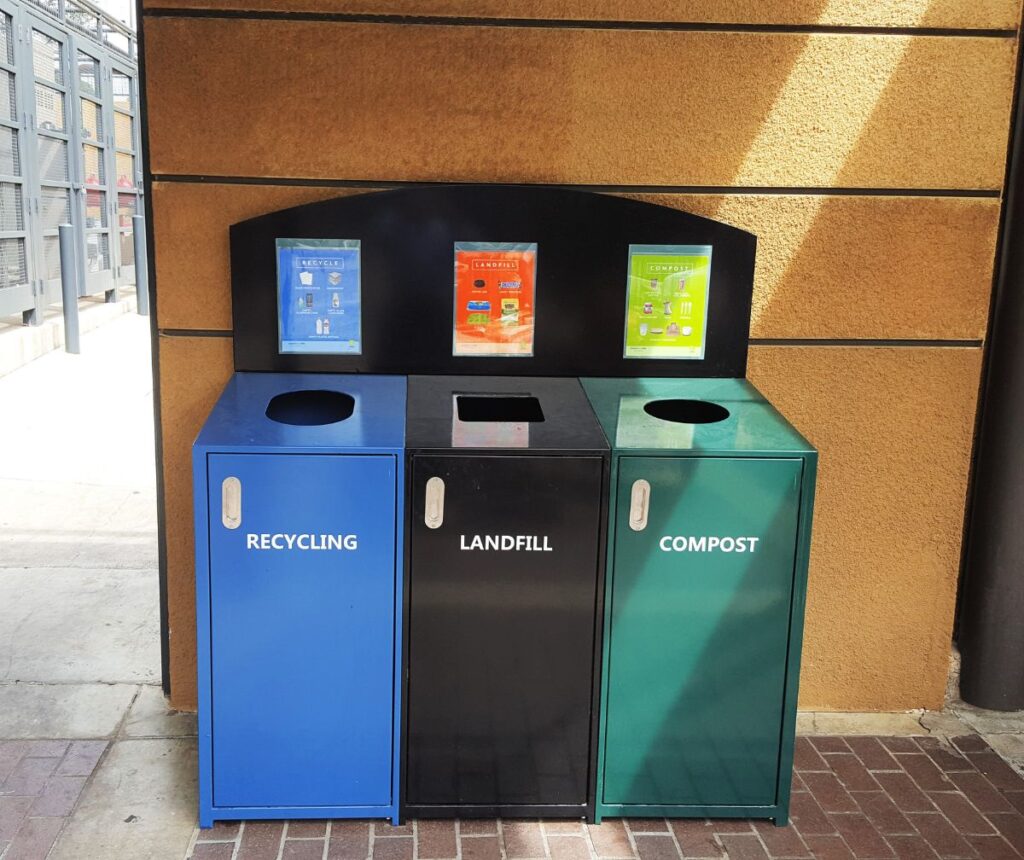 UCLA, USA – Recycling Bin CRC-707