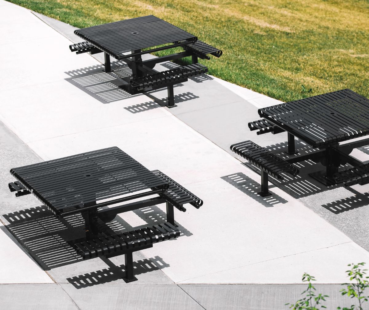 Vaughan City Hall, ON – Picnic Table CAT-033