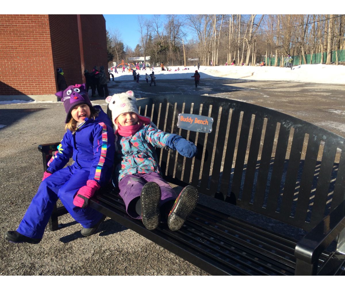 Elementary School at Gatineau, QC – Commercial Bench CAL-703