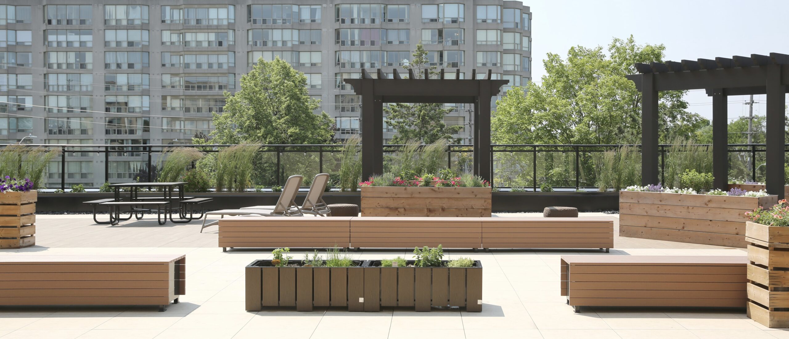 COMMERCIAL FURNITURE OUTDOOR PROJECT - OUTDOOR COMMERCIAL BENCH CAB-603 & COMMERCIAL PATIO PLANTER CAP-107 BANNER