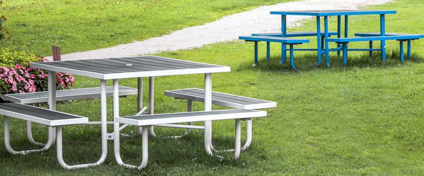 Picnic Table CAT-200N in Recycled Plastic: Upgraded Elegance Meets Functionality